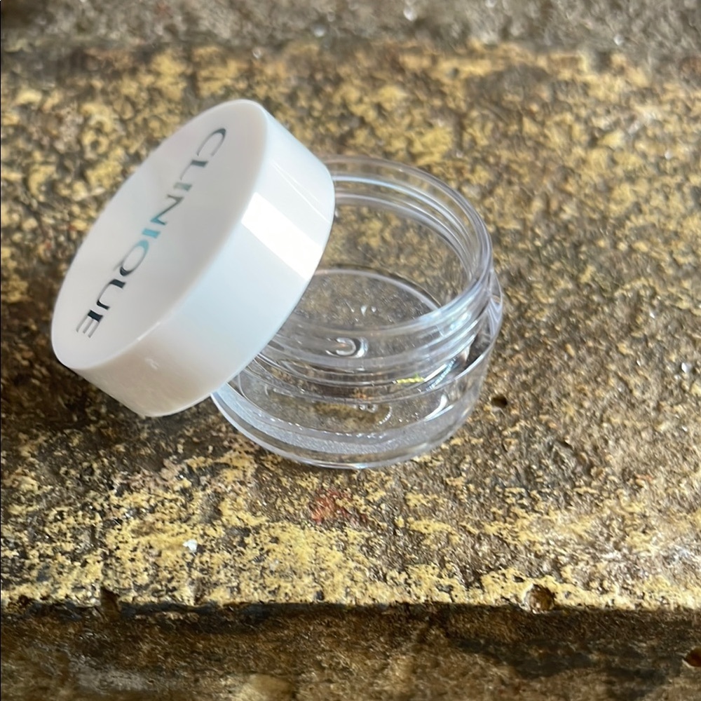 Clinique 25 Empty White Makeup Containers with Lids - Picture 4 of 6